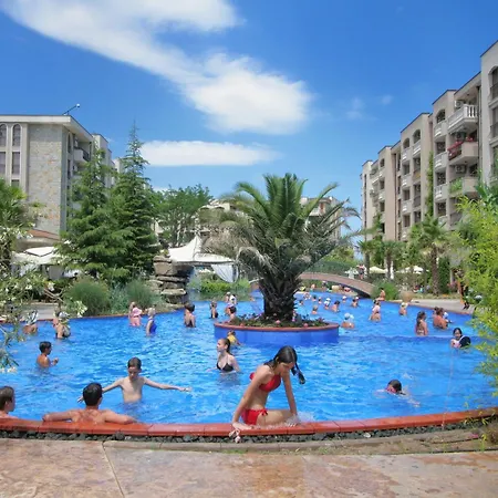 La Dahlia - Cascadas Family * Σάνι Μπιτς